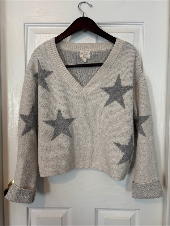 Hippie Rose Sweaters - Soft and Cozy V-Neck Sweater with Stars